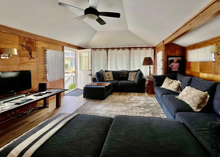 Catalina Island Cottage - Walk To Main St And Beach!