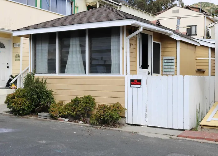 Catalina Island Cottage - Walk To Main St And Beach!