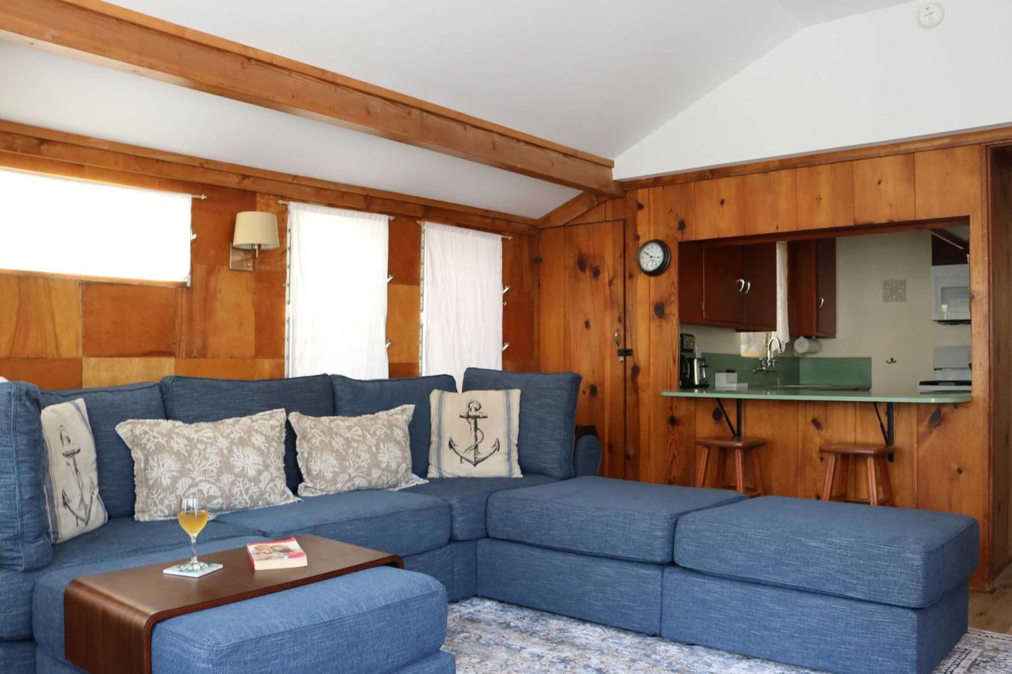 Catalina Island - Walk To Main St And Beach! Holiday home
